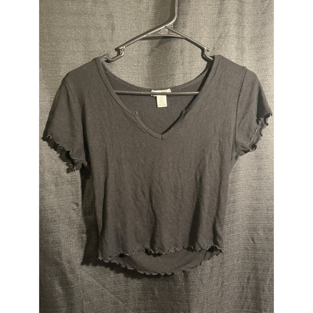 Bozzolo Women's Large Black Ribbed V-Neck Crop Top Lettuce Hem Stretch